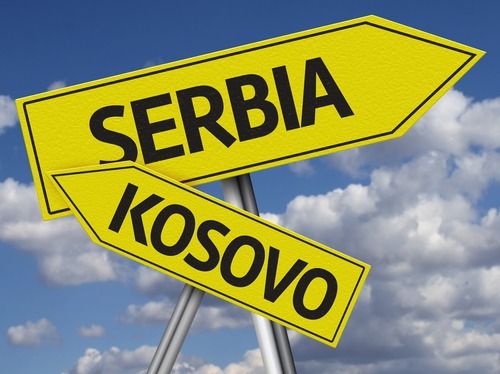 Szerbiát és Koszovót jelző tábla Kép: azuzlet.hu ! Forrás: ajk.hu