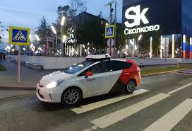  A Yandex önvezető autója. városi környezetben, mint taxi Kép: azuzlet.hu Forrás: sk.ru