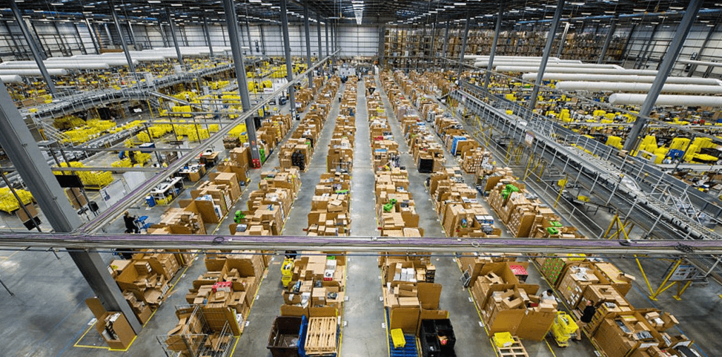Csomagdönping. Az Amazon munkásainak sztrájkja Olaszországban. AzÜzlet.hu