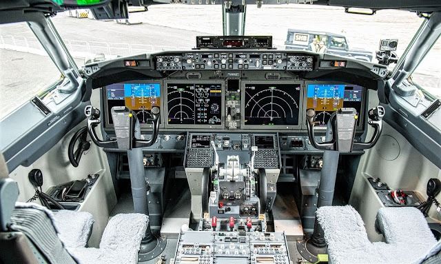 A beoing 737-es max pilótafülkéje