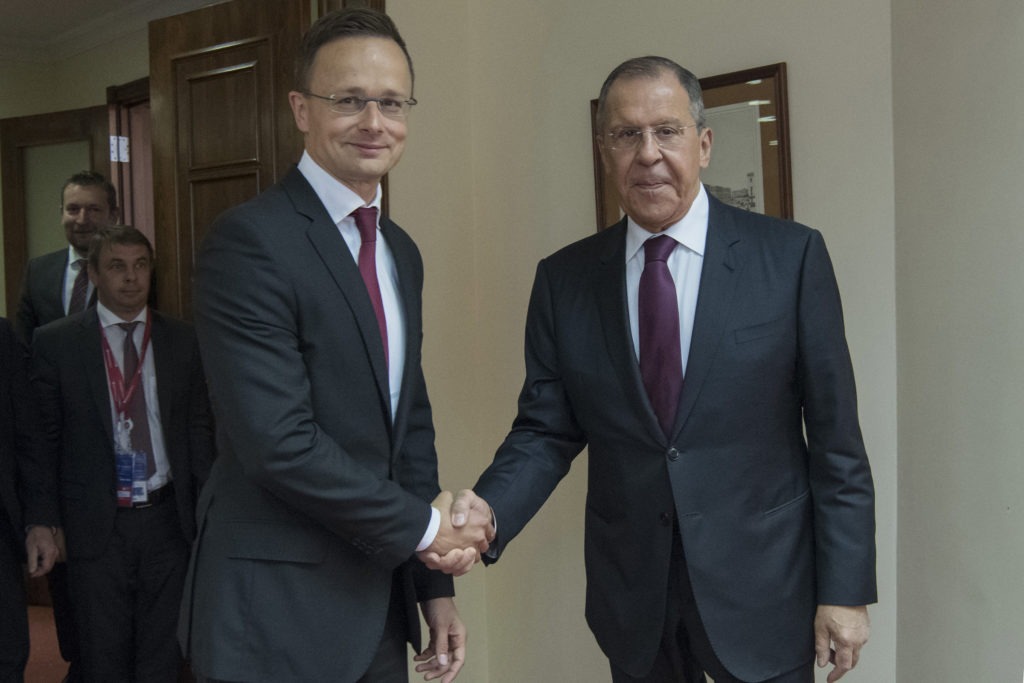 Szijjártó Péter Szergej Lavrov orosz külügyminiszterrel is találkozott. Kép: MTI/KKM/Burger Zsolt. azüzlet.hu