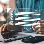 Kaphatsz-e állami támogatást, ha magad után fizeted a TB-t?