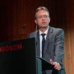 Újabb 10 százalékkal emelkedik a szakképzésben oktatók bére 2026 január 1-jével