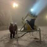 Elindultak a vadonatúj hóágyúk, készülnek a sípályák a Mátraszentistváni Síparkban